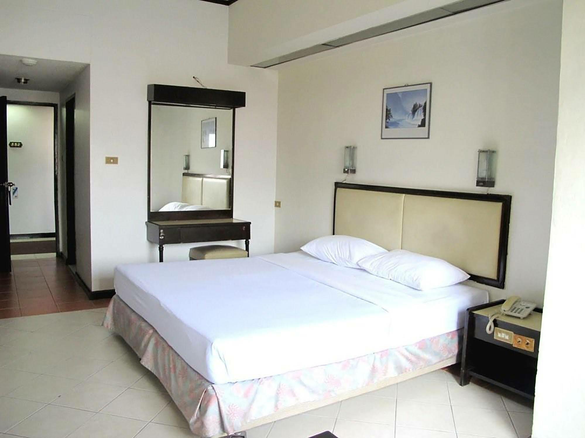 Diamond Beach Hotel Pattaja Kültér fotó