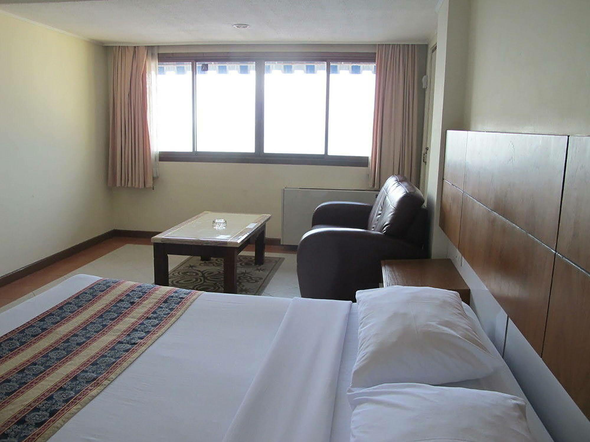 Diamond Beach Hotel Pattaja Kültér fotó